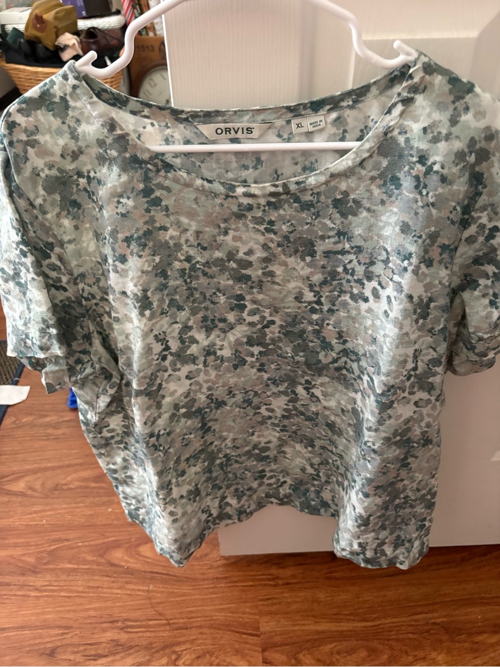Orvis linen Women's Green Floral Short-Sleeve Top